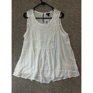 Torrid White Crinkle Gauze Eyelet Tank Top Size Large (0)
